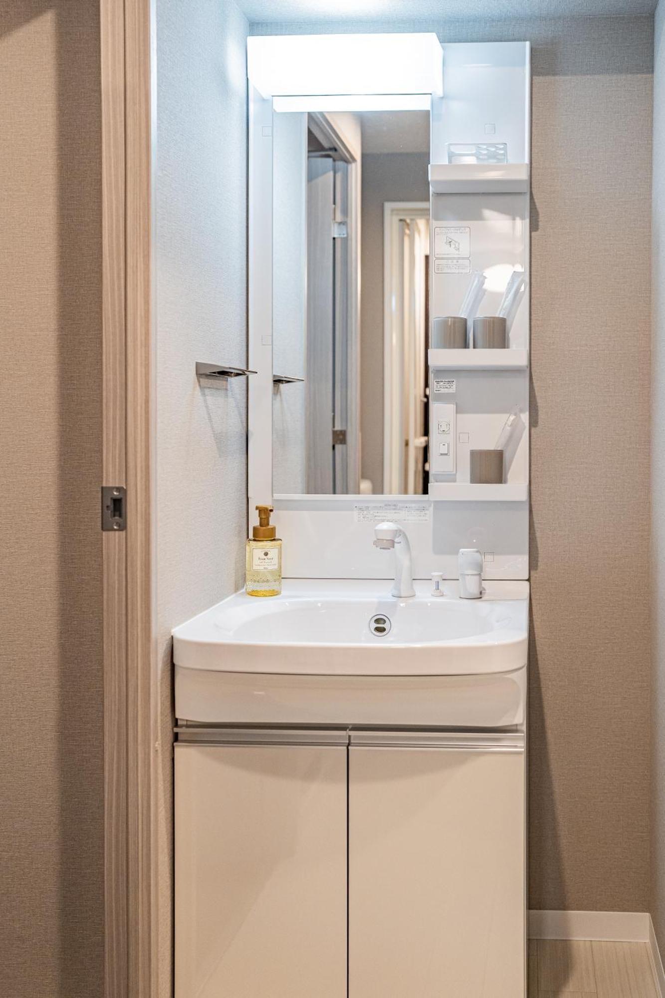 Apartment Hotel 11 Umeda Kamiyama โอซาก้า ภายนอก รูปภาพ